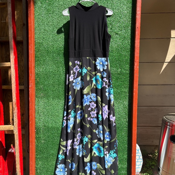 Classy Maxi Floral dress - Picture 1 of 5